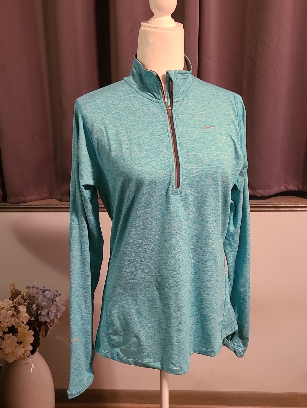 Nike Women's Blue Athletic Quarter-Zip Pullover - Medium